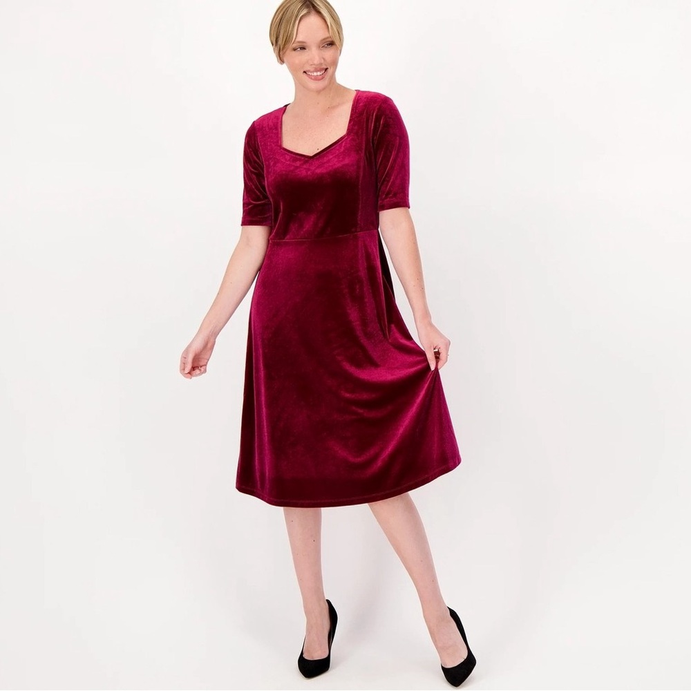 NWOT | Isaac Mizrahi Velvet Midi Dress Sweetheart Neckline